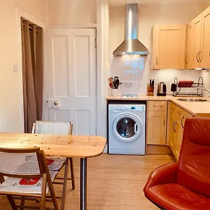 Royal Mile Apt, Just 1 Min From Castle! Apartment